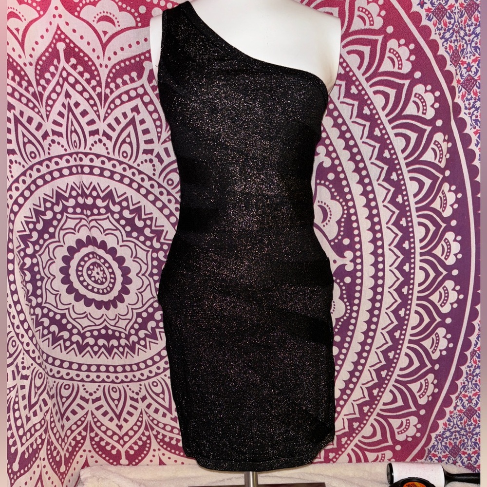 Forever 21 Black/Metallic One Shoulder Form Fitting Formal Dress Women’s Size L